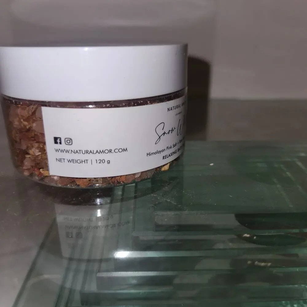Natural Amor Bath Salt Himalayan Pink Salt/ Rose Germanium Oil